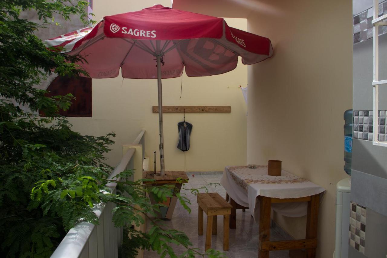 Simabo'S Backpackers' Hostel Mindelo Exterior foto