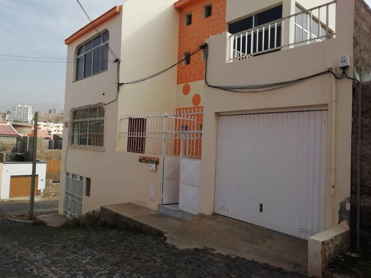 Simabo'S Backpackers' Hostel Mindelo Exterior foto